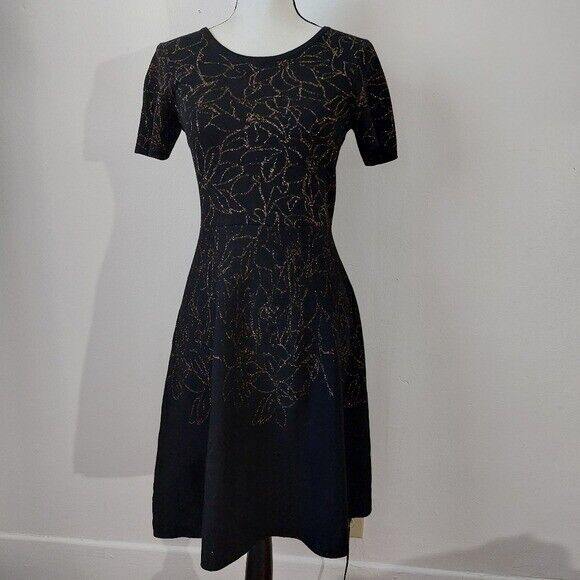 Roz & Ali Dresses & Skirts - Roz & Ali Women's Size M Black Gold Metallic Floral Fit & Flare Sweater Dress